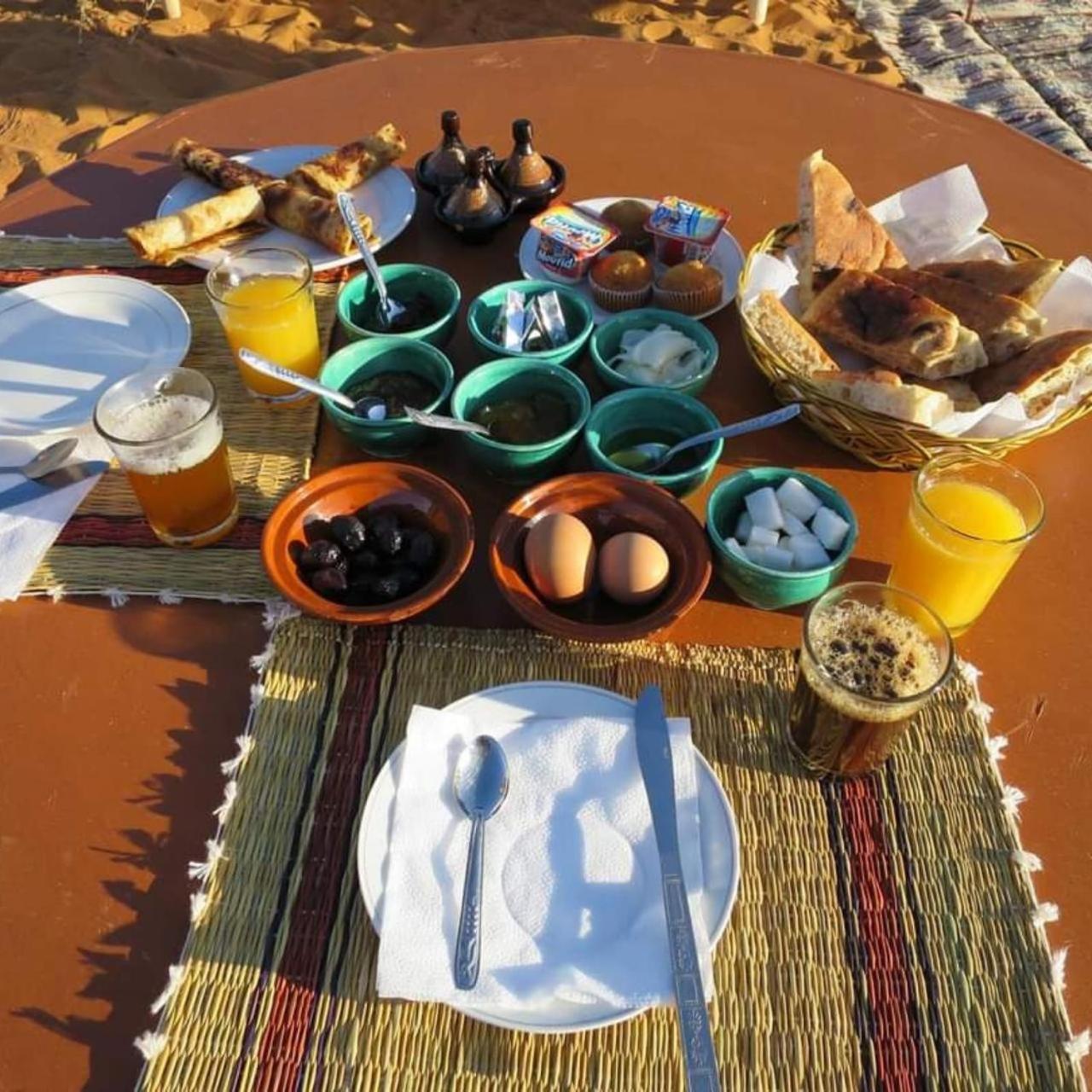 Desert Camp Camel & Sandboarding メルズーガ エクステリア 写真